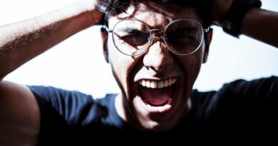 Comprendre la masculinité toxique : définition, causes et conséquences